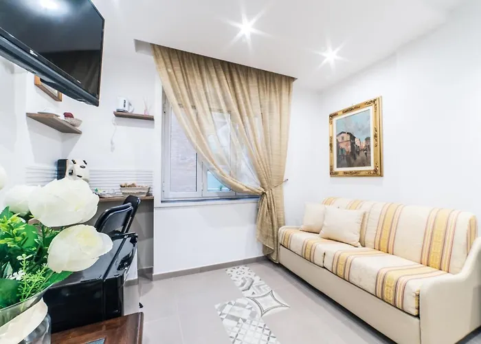 לינה וארוחת בוקר Le Berceau 4*